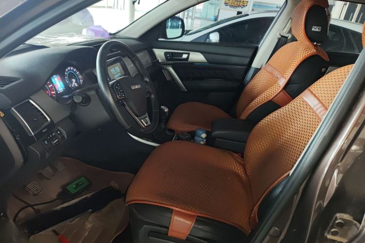 Used Haval H2 2016 Red-Label 1.5T Manual Two-Wheel Drive Luxury Model