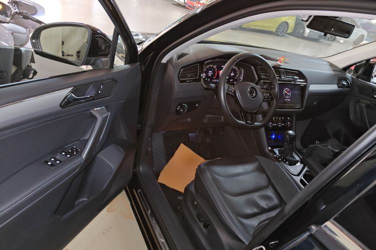 Used Volkswagen Tiguan L 2021 330TSI Automatic Two-Wheel Drive Smart Edition
