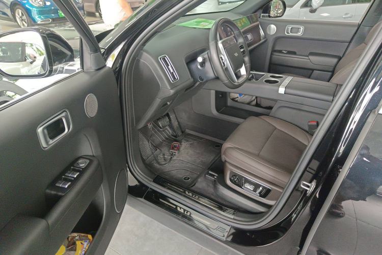 Used Li Auto L8 2023 Pro Model
