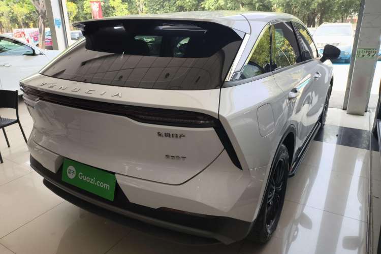 Used Venucia V 2021 260T Idol Edition
