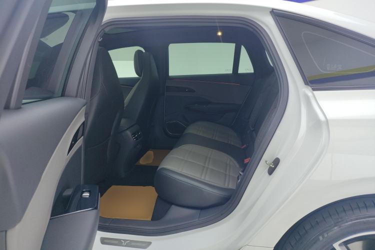 Used Hongqi EH7 2024 690 Pro
