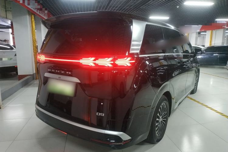 Used Denza D9 2022 DM-i 1040 Prestige Model