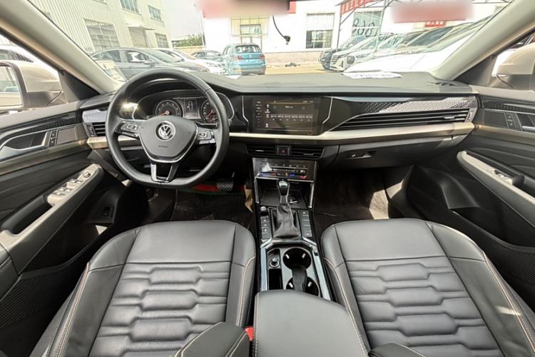 Used Volkswagen Passat 2020 Facelift 330TSI Elite Edition China VI Standard
