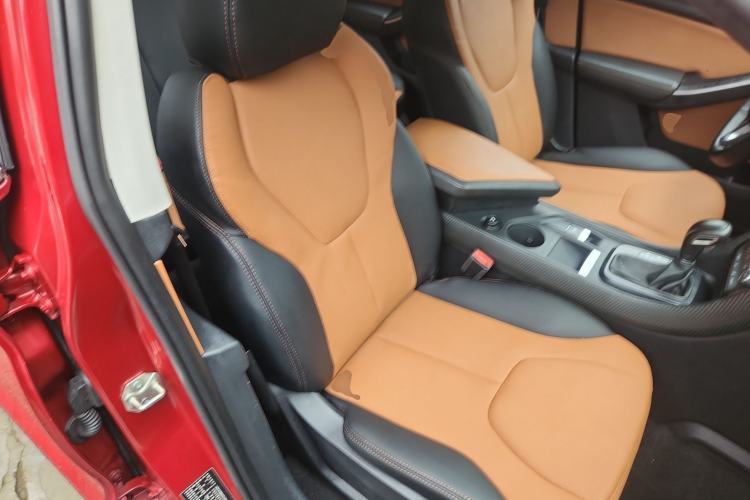 Used JMC Yusheng S330 2016 1.5L GTDi Automatic Two-Wheel Drive Fashion Edition
