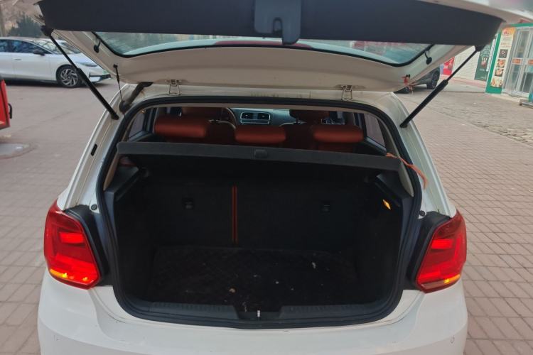 Used Volkswagen Polo 2016 1.6L Automatic Comfort Model
