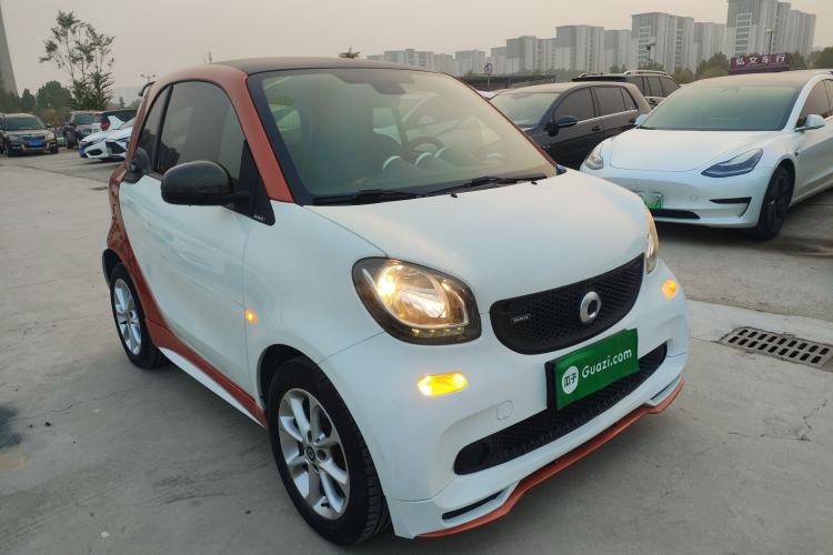 Used  fortwo 2015 1.0L 52 kW hardtop Dynamic version
