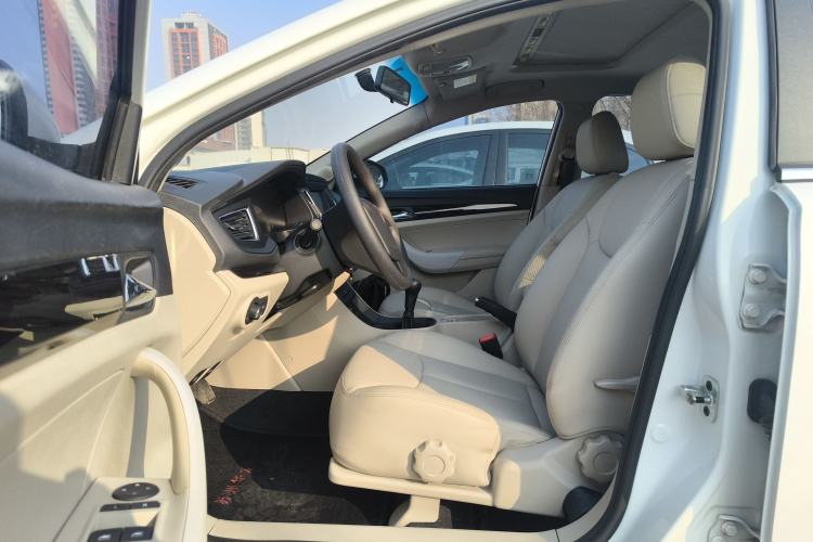 Used Roewe 360 2015 1.5L manual luxury edition