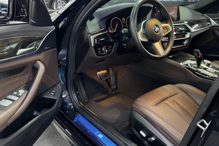 Used BMW 5 Series 2019 525Li M Sport Package