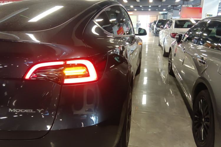 Used Tesla Model Y 2024 Long-Range All-Wheel-Drive Version
