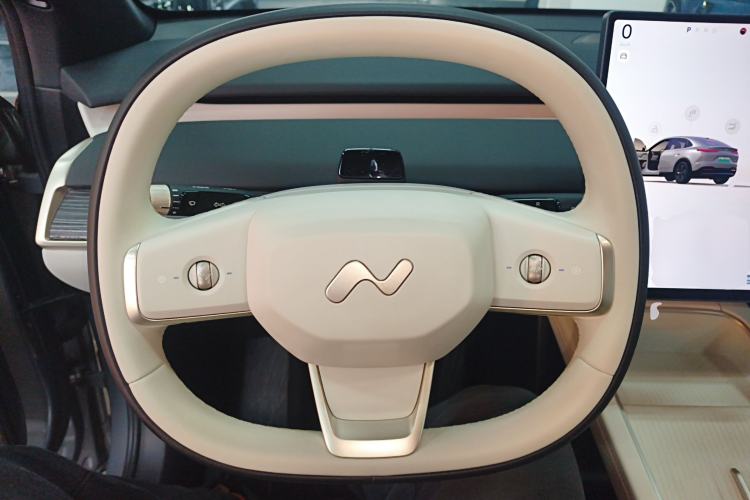 Used ONVO L60 2024 60 kWh Rear-Drive Version