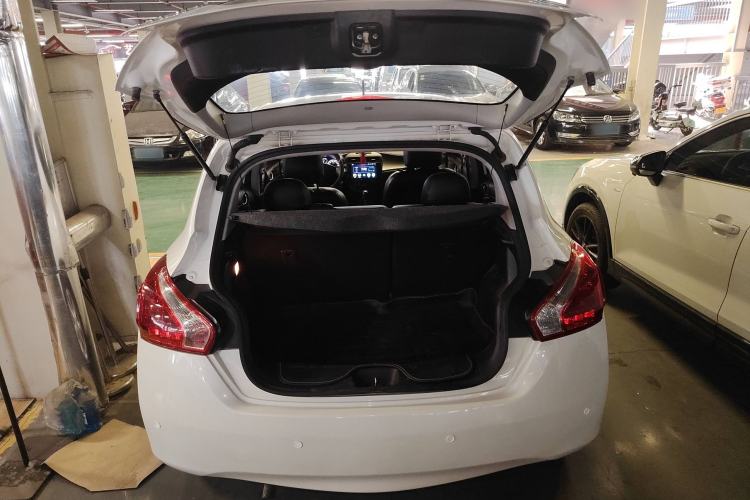 Used Nissan Tiida 2014 1.6L CVT Comfort Model