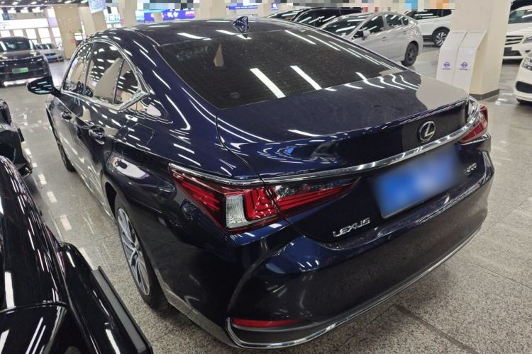 Used Lexus ES 2021 200 Excellence Edition
