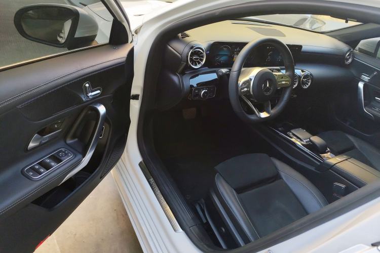 Used Mercedes-Benz A-Class 2020 Restyled A 200 L Sport Sedan Fashion Version
