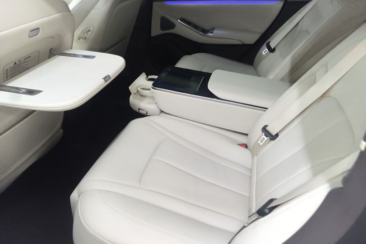 Used Denza Z9 2024 1100 km Four-Wheel Drive Max Version