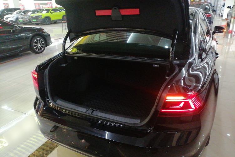 Used Volkswagen Magotan 2020 330TSI DSG Leading Model
