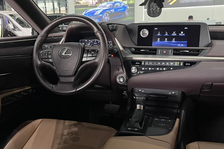 Used Lexus ES 2020 200 Excellence Edition
