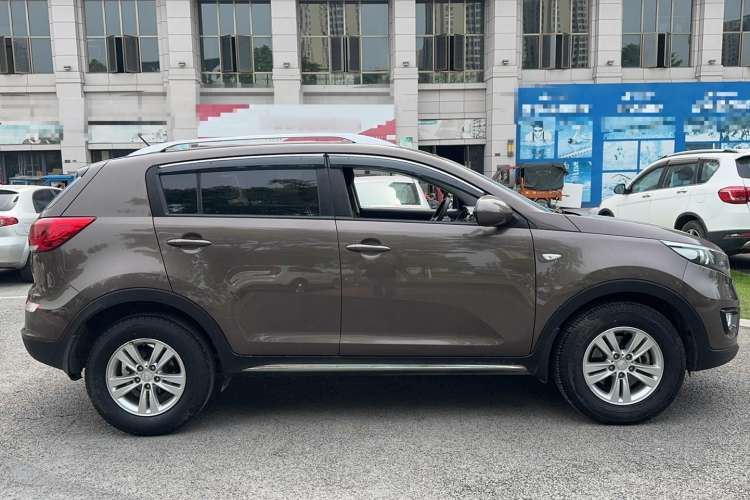 Used Kia Sportage R 2016 2.0L Manual Two-Wheel Drive GL Trim
