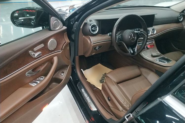 Used Mercedes-Benz E-Class 2022 Second Facelift E 300 L Fashion Edition
