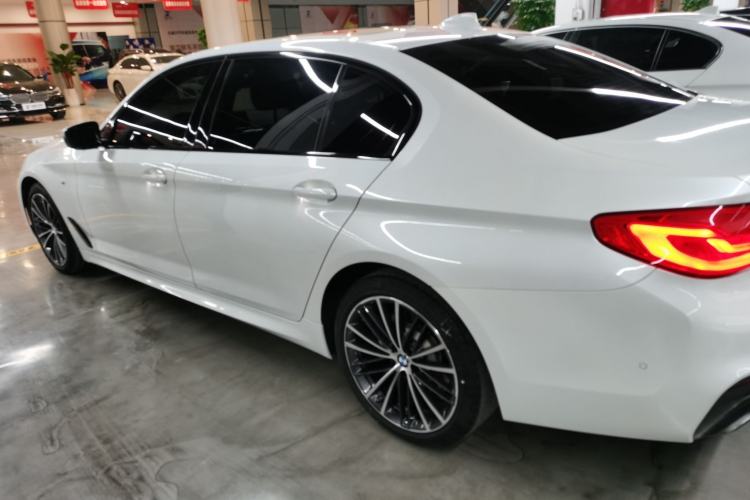 Used BMW 5 Series 2019 Facelifted 530Li Leading Edition M Sport Package
