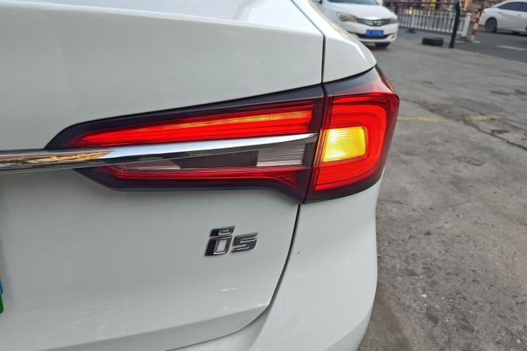 Used Roewe i5 2019 1.5L Automatic 4G Connected Langhao Edition
