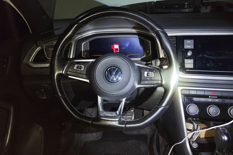 Used Volkswagen T-ROC 2019 280TSI DSG Two-Wheel Drive R-Line Pro
