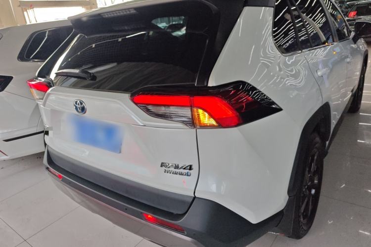 Used Toyota RAV4 2022 Dual-Engine 2.5L E-CVT Four-Wheel Drive Elite Plus Edition
