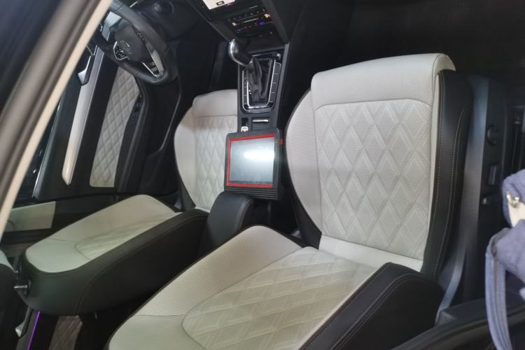 Used Volkswagen Magotan 2023 2 Million Units Limited Edition 330TSI DSG Leading Version