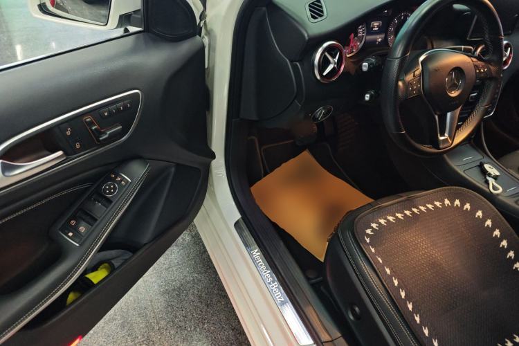 Used Mercedes-Benz A-Class 2015 A 200 Fashion Model
