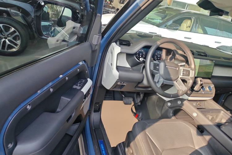 Used Land Rover Defender 2022 90 2.0T P300 X-DYNAMIC HSE
