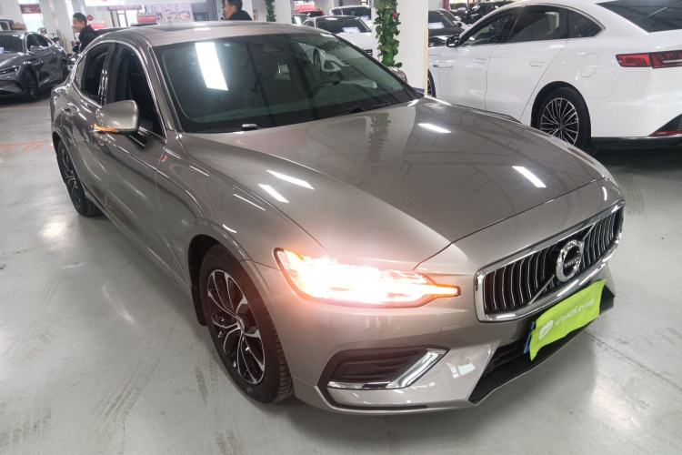 Used Volvo S60 2020 T4 Zhiyi Luxury Edition