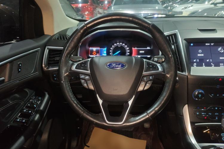 Used Ford Edge 2016 EcoBoost 245 Two-Wheel-Drive Titanium 7-Seater
