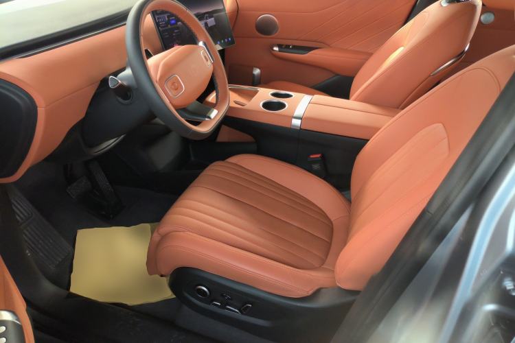 Used  E07 2025 All-Electric 4x4 90kWh Ultra High-Performance Edition
