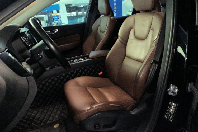 Used Volvo XC60 2019 T5 4x4 Smart Edition China VI Standard
