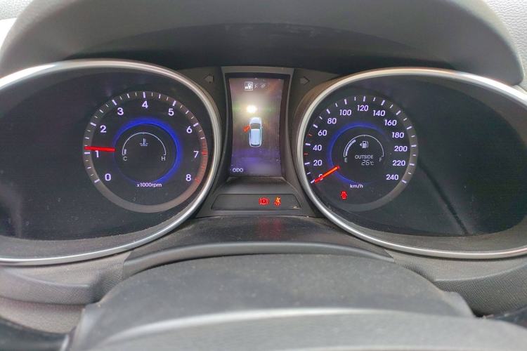 Used Hyundai Santa Fe 2013 2.4L Manual Two-Wheel Drive Comfort Version
