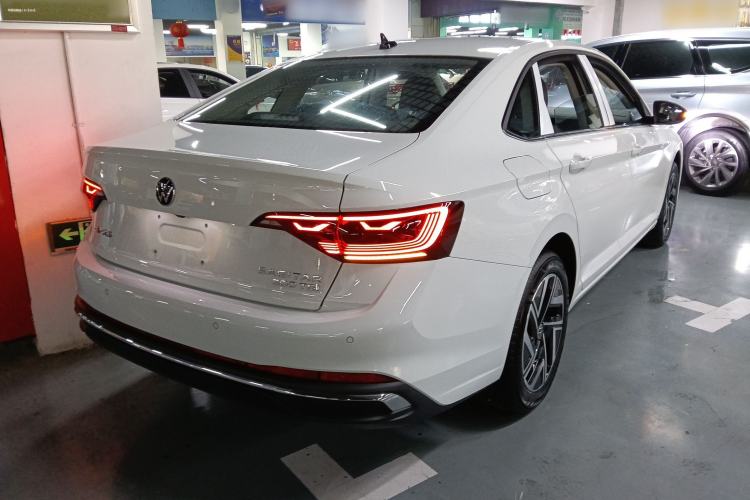 Used Volkswagen Sagitar 2025 Facelifted 300TSI DSG Flyover Edition