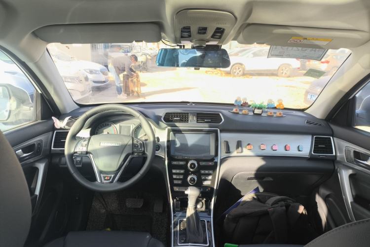 Used Haval H2 2017 Red-Label 1.5T Automatic Two-Wheel Drive Luxury Model
