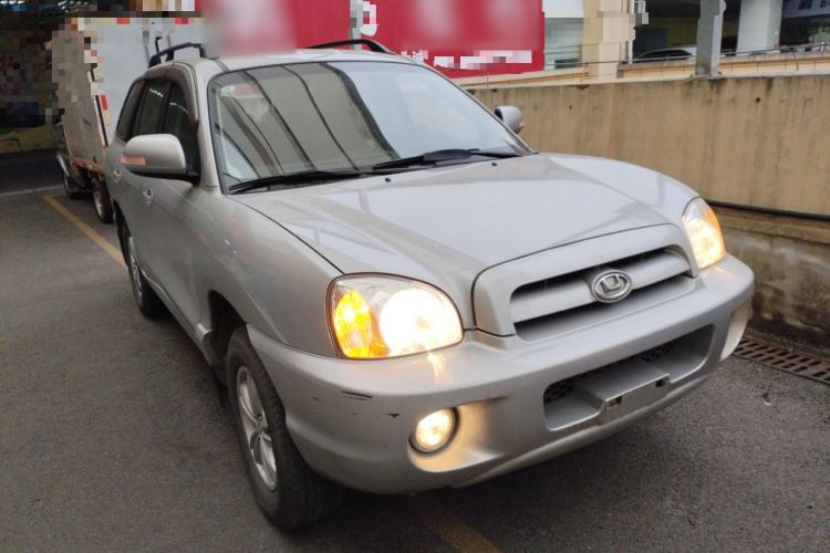 Used Huatai Santa Fe Classic 2015 2.0L Gasoline Manual Transmission Two-Wheel Drive Standard Version