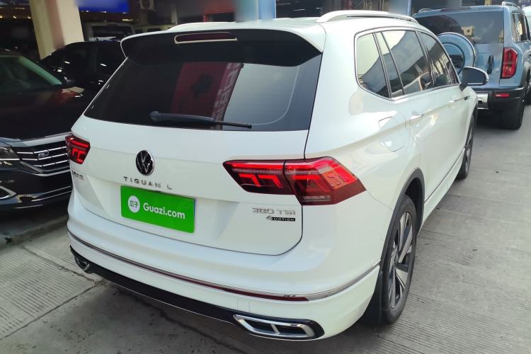 Used Volkswagen Tiguan L 2023 Facelifted 380TSI Automatic All-Wheel Drive R-Line Plus Version 7-Seater
