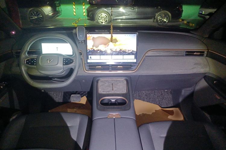 Used  eπ008 2024 210Max Range-Extended Version 6 Seats
