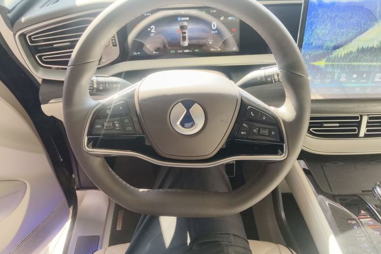 Used Denza D9 2024 DM-i 980 Four-Wheel Drive Flagship Model
