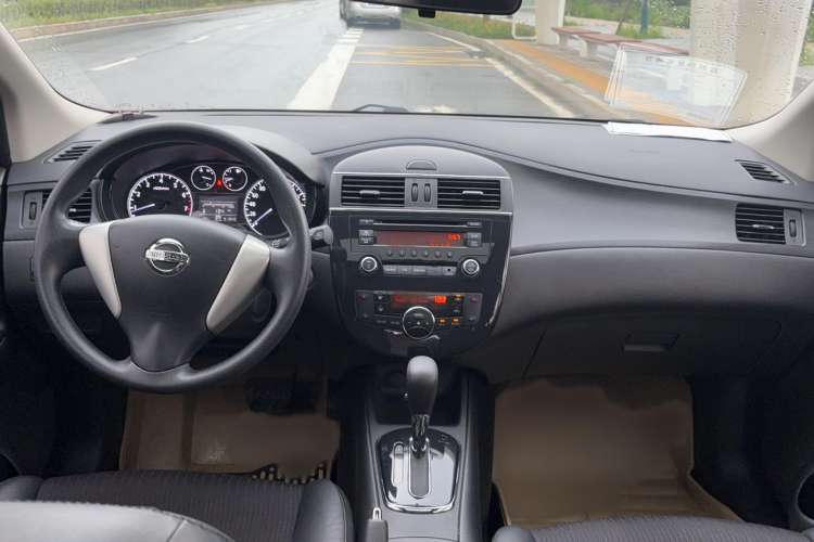 Used Nissan Tiida 2014 1.6L CVT Smart Model
