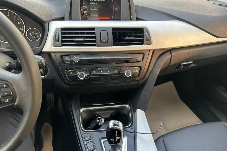 Used BMW 3 Series 2015 316Li Fashion Model
