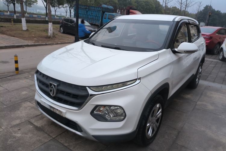 Used Baojun 510 2017 1.5L manual Comfort trim