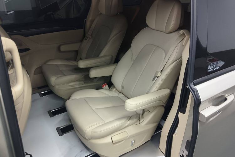 Used Buick GL8 2022 ES Landtrek 653T Luxury Edition