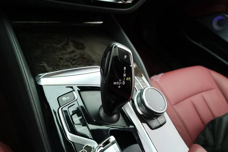 Used BMW 5 Series 2018 Restyled 530Li Leading Edition M Sport Package
