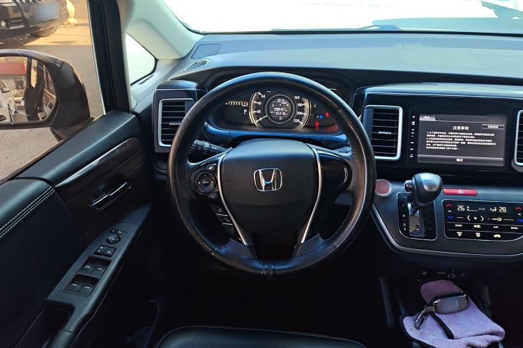 Used Honda Elysion 2016 2.4L Classic Edition
