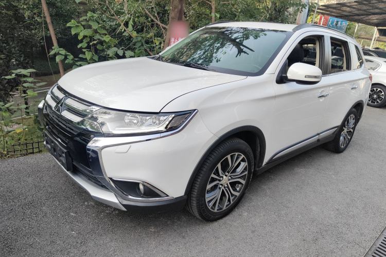 Used Mitsubishi Outlander 2016 2.4L 4x4 Luxury Edition 7-Seater