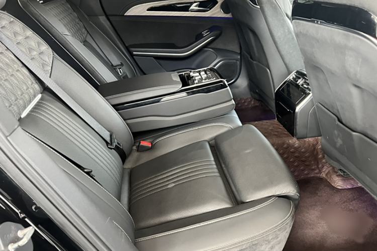 Used Hongqi H9 2022 2.0T Smart Connect Flagship Edition
