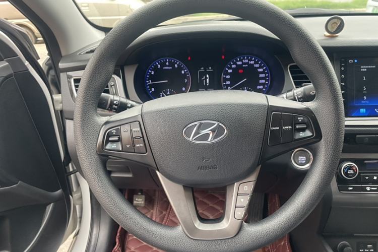 Used Hyundai Mistra 2014 1.8L Automatic Smart GLS
