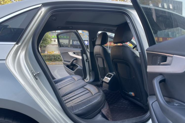 Used Audi A4L 2018 30th Anniversary Edition 40 TFSI Fashion Model
